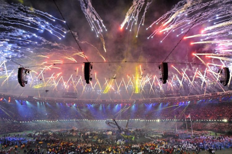 花火が打ち上げられ、大歓声と共にロンドンパラリンピックが閉幕（撮影／吉村もと）