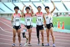 日本新記録を更新した男子４×100mR、JapanAチーム（左から多川、佐藤、鈴木、芦田）