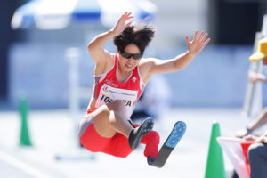 女子走幅跳（T63）をアジア記録で制した兎澤朋美＝屋島レクザムフィールド（撮影／植原義晴）