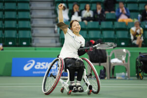 前日のダブルスに続いて、シングルスでも優勝を果たした田中愛美＝モリタテニスセンター靱（撮影／植原義晴）