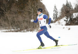 オールコンバインド形式で行われたスプリントクラシカルを制した男子立位の川除大輝＝白馬クロスカントリー競技場（撮影／植原義晴）